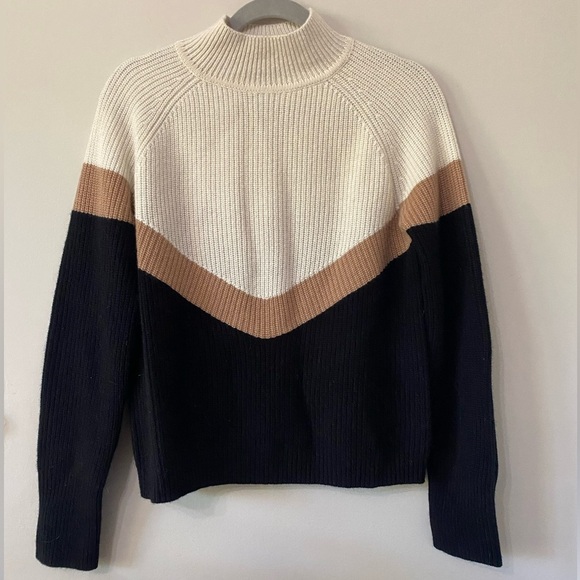 AQUA Cashmere Color Block Chevron Pull Over Turtleneck Sweater - Picture 4 of 7